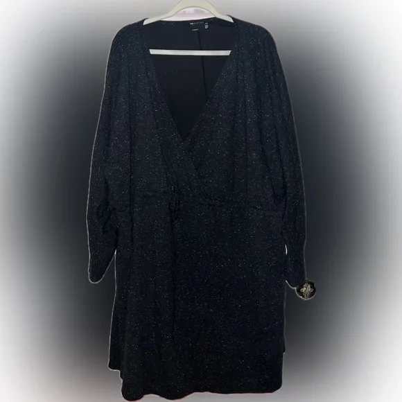 ASOS DESIGN Curve mini wrap mini dress with long sleeves in black - Picture 2 of 6